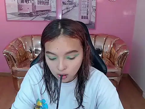 mia foster t online show from 10.11.25