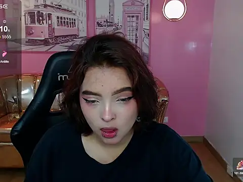 mia foster t online show from 11.19.25