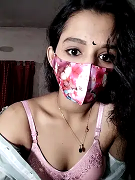 Snapshot of night_queeen7 chatting on 10.05.25 night queeen7 online show from 10.05.25