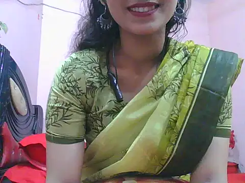 Snapshot of night_queeen7 chatting on 10.22.25 night queeen7 online show from 10.22.25