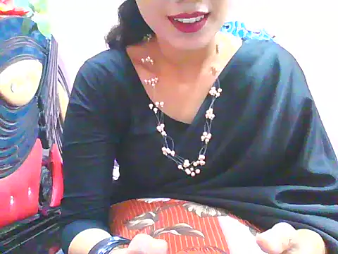 Snapshot of night_queeen7 chatting on 10.25.25 night queeen7 online show from 10.25.25