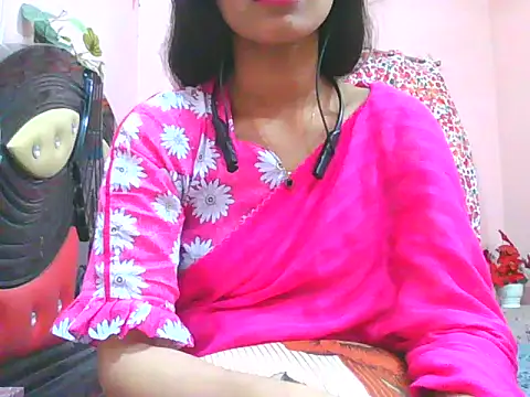 Snapshot of night_queeen7 chatting on 11.05.25 night queeen7 online show from 11.05.25