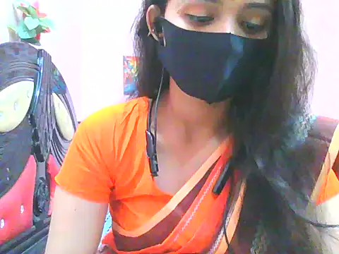 Snapshot of night_queeen7 chatting on 11.12.25 night queeen7 online show from 11.12.25