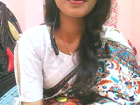 Snapshot of night_queeen7 chatting on 11.14.25 night queeen7 online show from 11.14.25