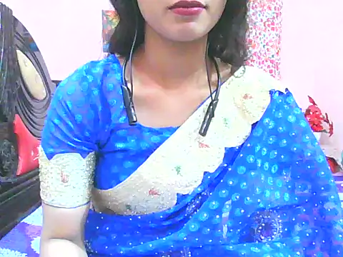 Snapshot of night_queeen7 chatting on 11.19.25 night queeen7 online show from 11.19.25