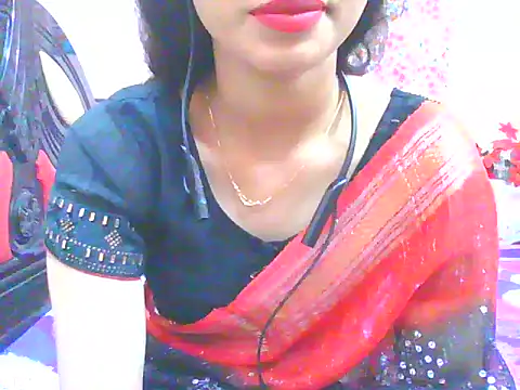 Snapshot of night_queeen7 chatting on 11.24.25 night queeen7 online show from 11.24.25