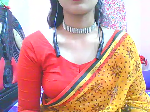 Snapshot of night_queeen7 chatting on 12.03.25 night queeen7 online show from 12.03.25