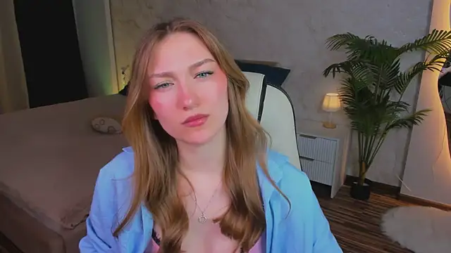 Snapshot of AngelAnabelle chatting on 10.05.25 AngelAnabelle online show from 10.05.25