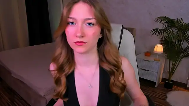 Snapshot of AngelAnabelle chatting on 11.06.25 AngelAnabelle online show from 11.06.25