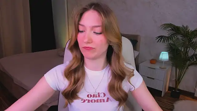 Snapshot of AngelAnabelle chatting on 11.07.25 AngelAnabelle online show from 11.07.25