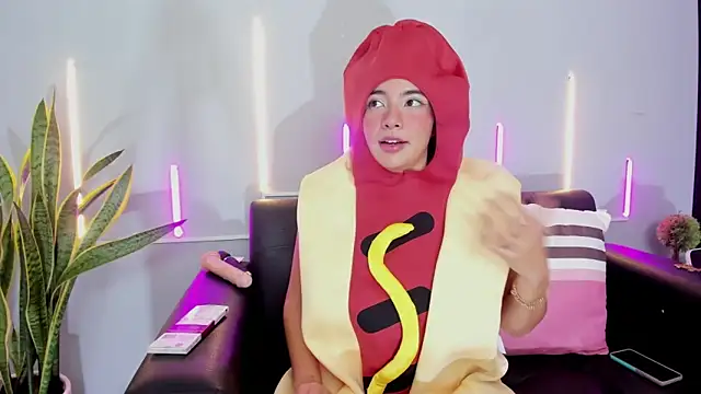 Jules Angel online show from 10.31.25