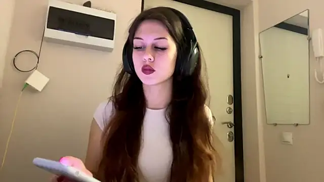 Nayra flash online show from 10.08.25