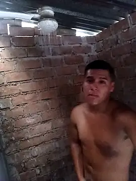 Snapshot of Alex321Flores chatting on 02.02.26 Alex321Flores online show from 02.02.26