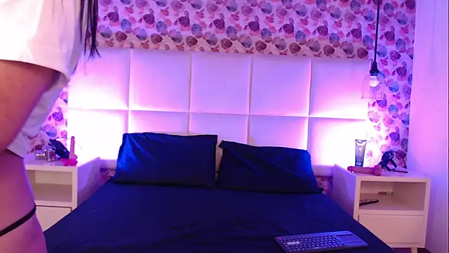 IssisLancaster online show from 11.25.25