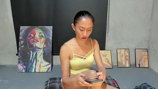 Snapshot of MissAriba chatting on 12.03.25 MissAriba online show from 12.03.25