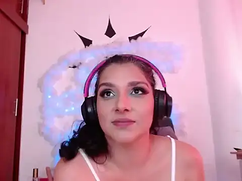 josie r online show from 10.10.25