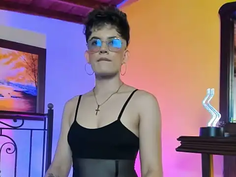 Zulyhenao online show from 10.05.25