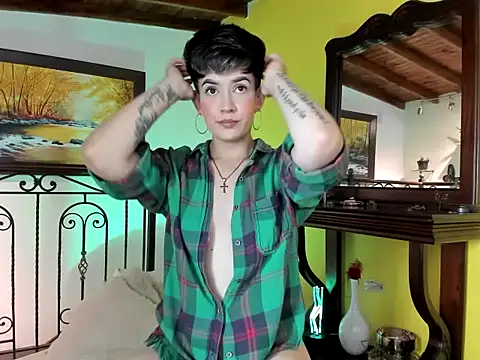 Zulyhenao online show from 10.28.25