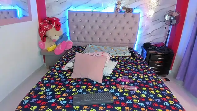 Stefany Andruw online show from 11.09.25