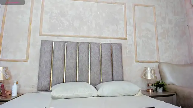 Nahomycarterr online show from 11.30.25