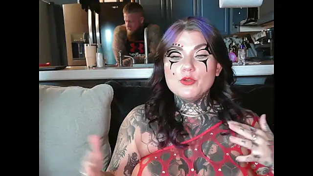 Snapshot of ventressink chatting on 10.31.25 ventressink online show from 10.31.25