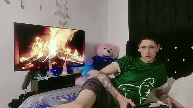 Tyler cat online show from 10.10.25