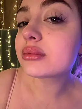 Snapshot of KellyMoors chatting on 02.07.26 KellyMoors online show from 02.07.26