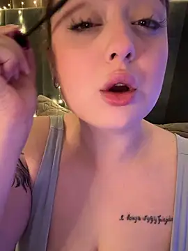 Snapshot of KellyMoors chatting on 02.10.26 KellyMoors online show from 02.10.26