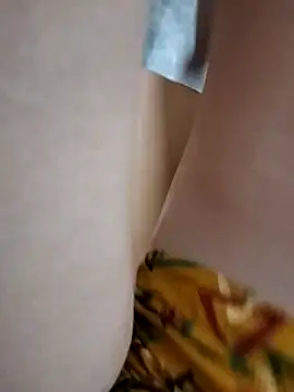 Snapshot of Lili_2love chatting on 10.28.25 Lili 2love online show from 10.28.25