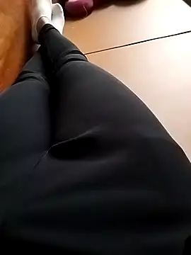 Snapshot of Lili_2love chatting on 11.07.25 Lili 2love online show from 11.07.25