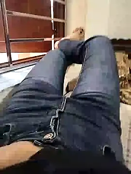 Snapshot of Lili_2love chatting on 11.11.25 Lili 2love online show from 11.11.25