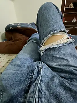 Snapshot of Lili_2love chatting on 12.02.25 Lili 2love online show from 12.02.25