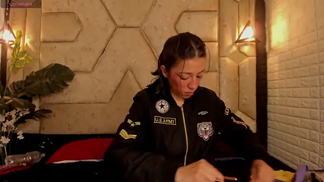 Julieta Slav3 online show from 04.16.26