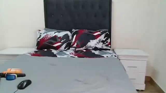 Sex bomb30 online show from 11.23.25