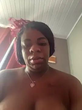 Snapshot of Priihmedeiros chatting on 12.15.25 Priihmedeiros online show from 12.15.25