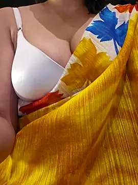 Snapshot of mohini_sen chatting on 11.10.25 mohini sen online show from 11.10.25