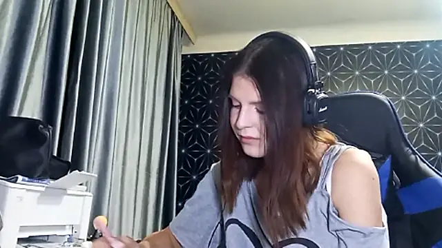 LissaKradfer online show from 10.07.25