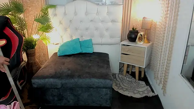 AriaVega online show from 04.12.26