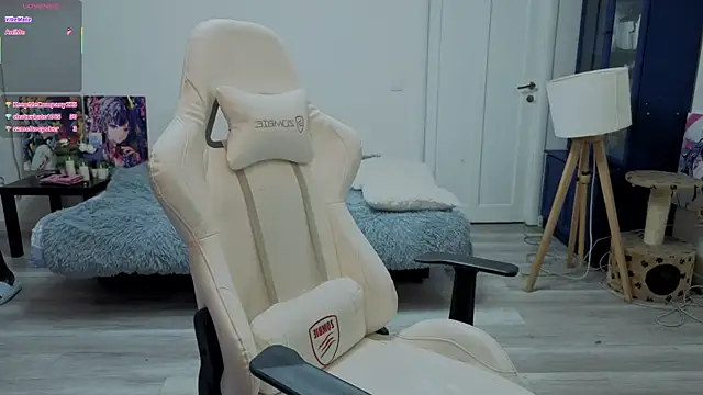 Snapshot of xAlisontiny chatting on 01.19.26 xAlisontiny online show from 01.19.26