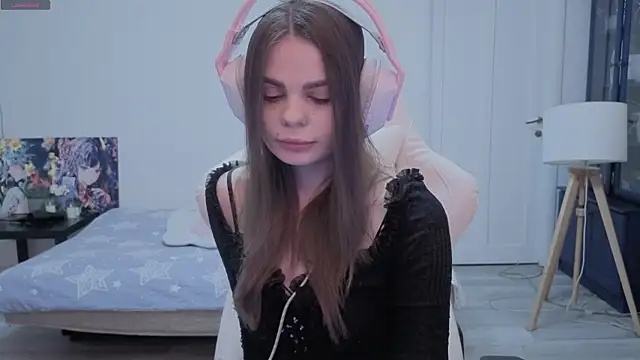 Snapshot of xAlisontiny chatting on 02.19.26 xAlisontiny online show from 02.19.26