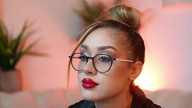 AileenKiss online show from 10.20.25