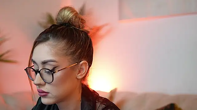 AileenKiss online show from 11.19.25