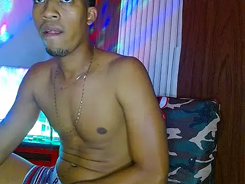 Snapshot of andreswj_bigcock23 chatting on 10.03.25 andreswj bigcock23 online show from 10.03.25