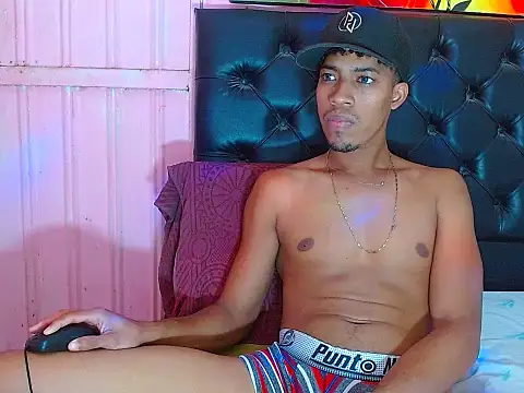 Snapshot of andreswj_bigcock23 chatting on 10.11.25 andreswj bigcock23 online show from 10.11.25