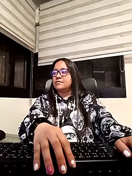 Xander Taylor  online show from 10.09.25