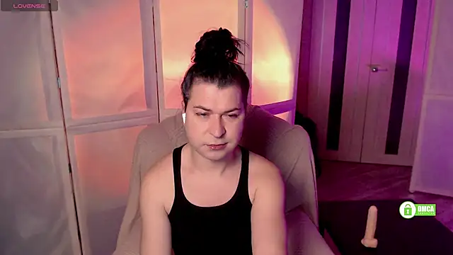 Snapshot of micromouse_mo chatting on 12.18.24 micromouse mo online show from 12.18.24