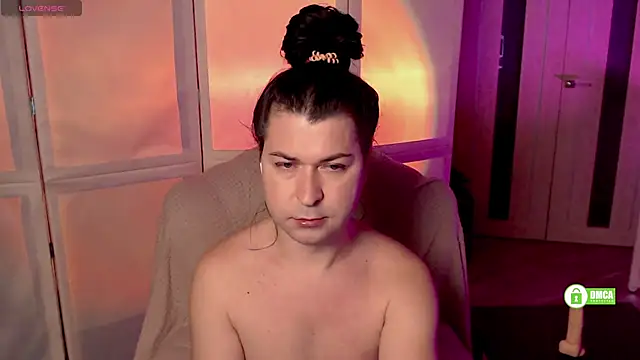 Snapshot of micromouse_mo chatting on 12.18.24 micromouse mo online show from 12.18.24