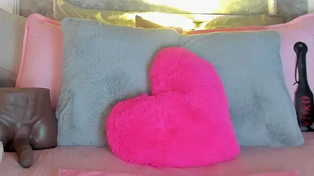  victoriaa  lois online show from 10.22.25