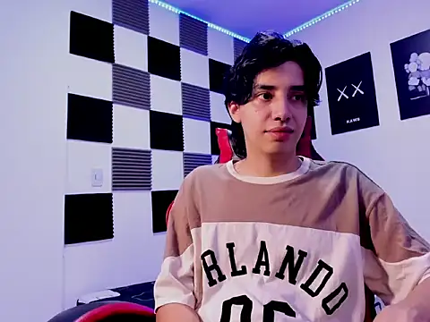 Snapshot of jeycobb chatting on 12.13.25 jeycobb online show from 12.13.25