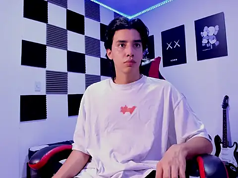 Snapshot of jeycobb chatting on 12.19.25 jeycobb online show from 12.19.25